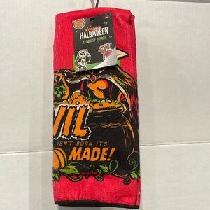 NEW Disney kitchen‎ towels Halloween Evil Isn’t Born It’s Made Set of 2